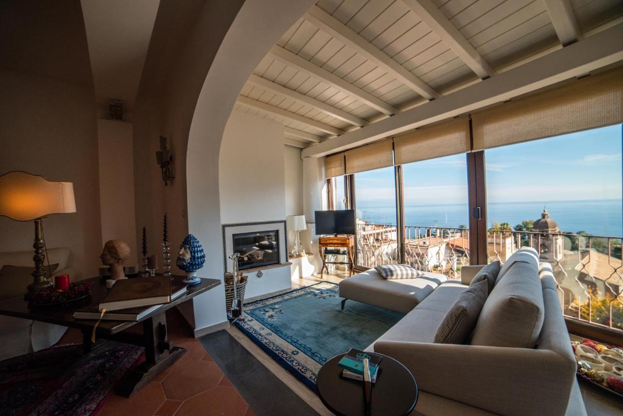 טאורמינה Casa Arico & Shatulle Suites מראה חיצוני תמונה
